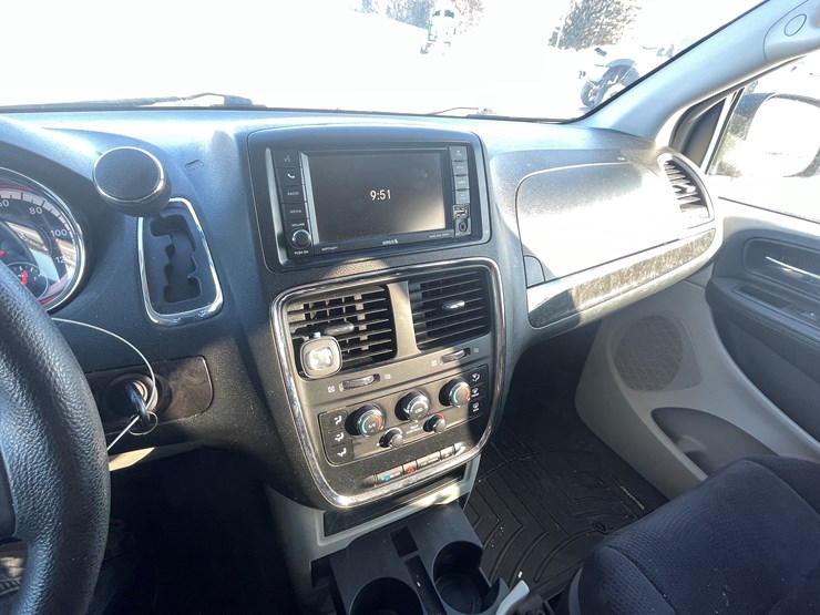 2013-dodge-grand-caravan-image-31