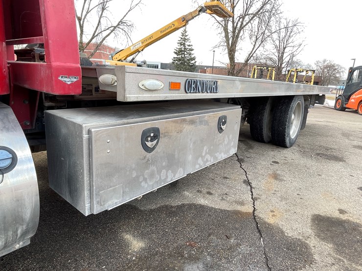 2018-peterbilt-337-image-18