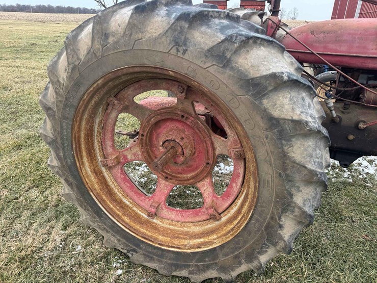 1950-farmall-h,-not-running-image-12