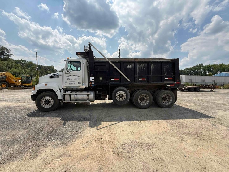 2013-western-star-4700-image-1