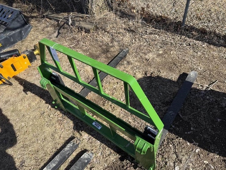 new-kivel-48"-universal-attach-pallet-forks-image-2