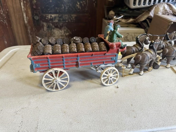 vintage-budweiser-horse-drawn-wagon-image-6