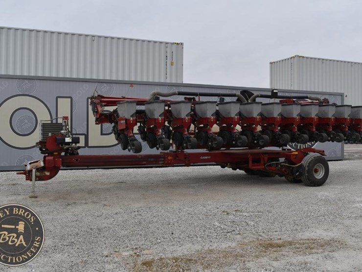 2010-case-ih-1240-image-1