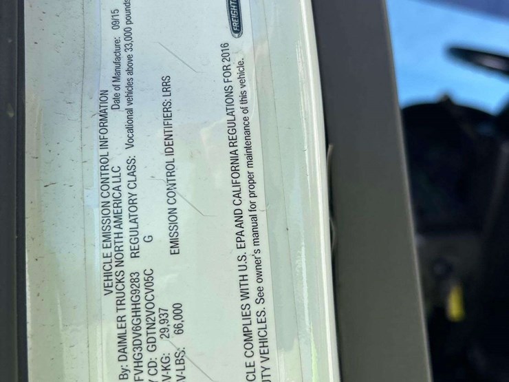 2016-freightliner-114sd-image-5