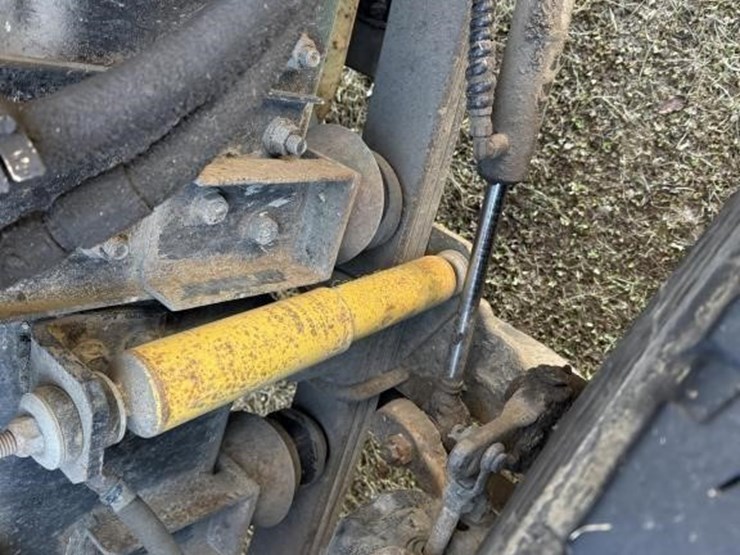 1990-white-gmc-autocar-dump-truck-image-15