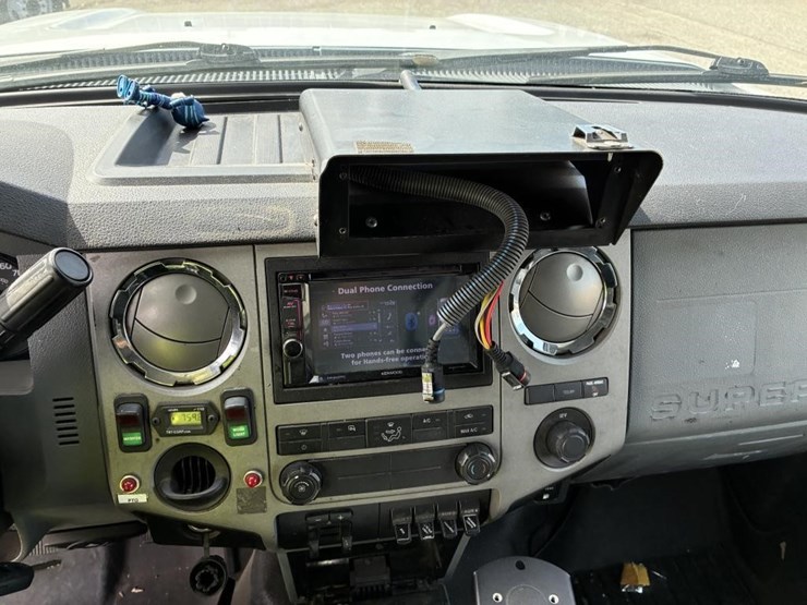 2016-ford-f550-image-12