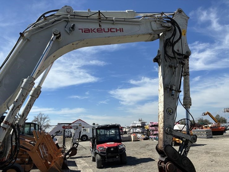 2017-takeuchi-tb2150-image-9