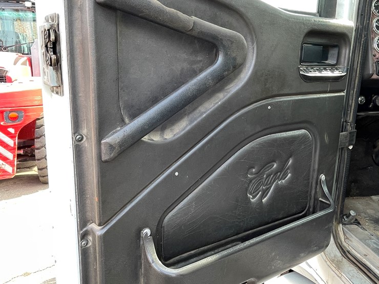 2000-international-9900-image-69