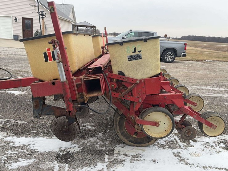 international-800-image-2