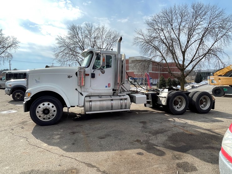 2000-international-9900-image-8