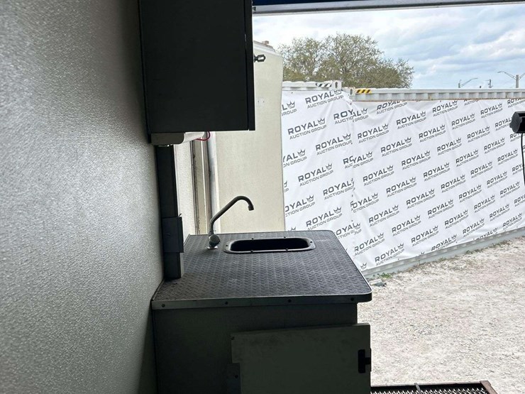 2012-ford-e450-image-31