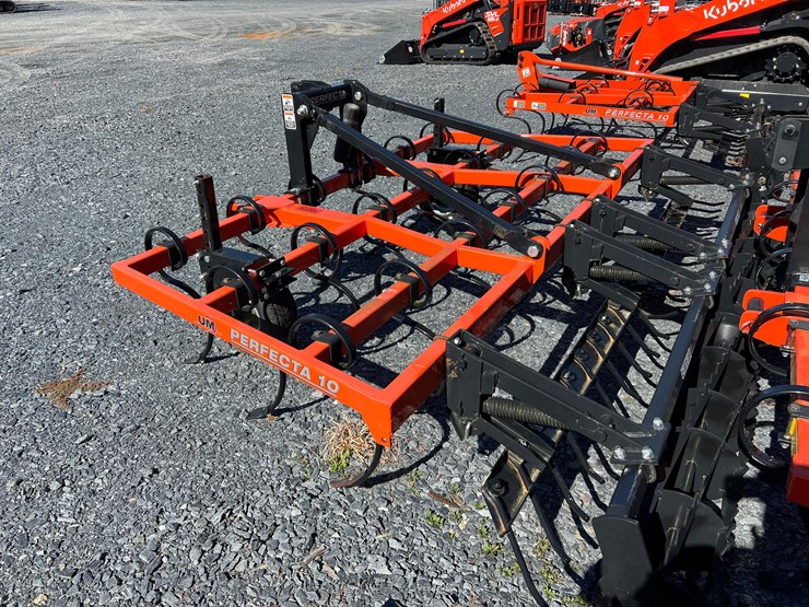 2023-white-251-image-6