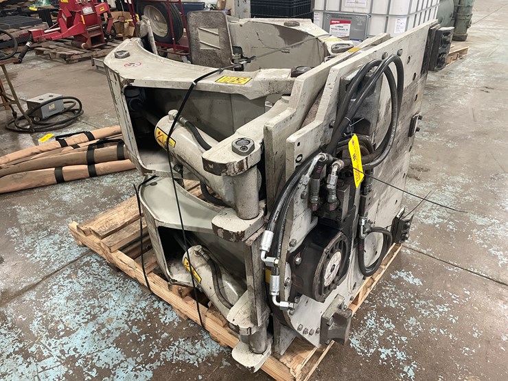 #7650-•-cascade-forklift-attach-roll-clamp-image-6