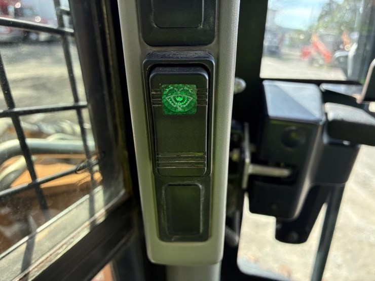 2019-case-tv370-image-16