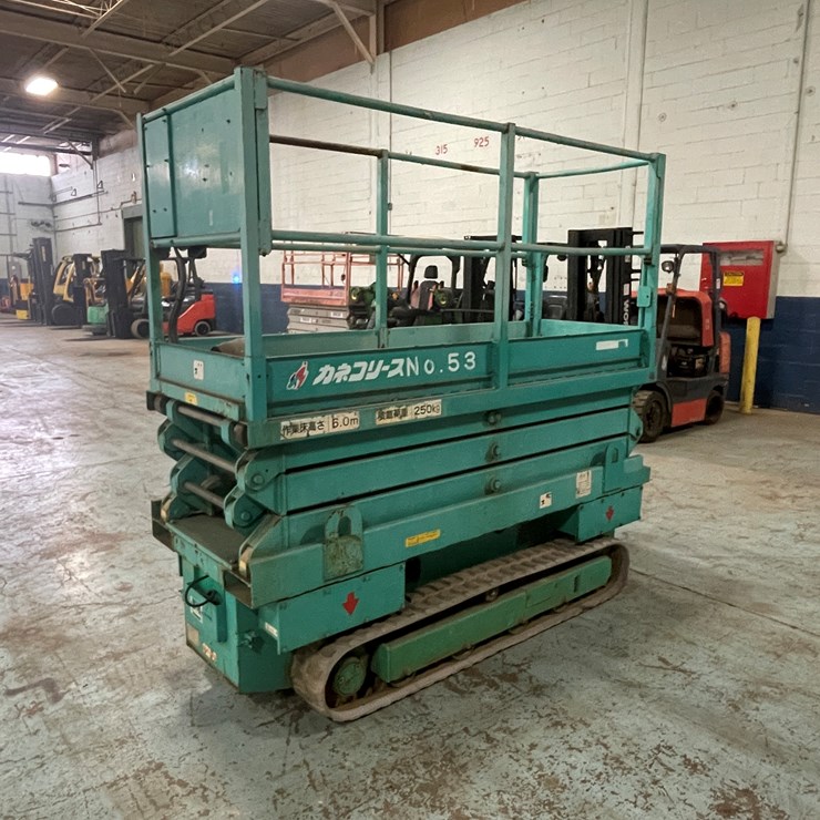 #202 • Airman ENCL06 Electric Track Scissor Lift