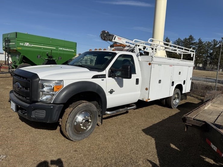 2012-ford-f550-image-1