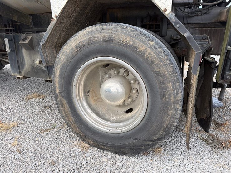 1994-ford-f700-image-25