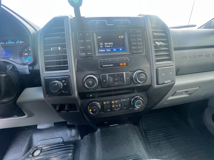 2017-ford-f250-xl-image-30