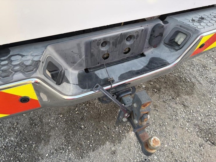 2016-dodge-2500-image-28