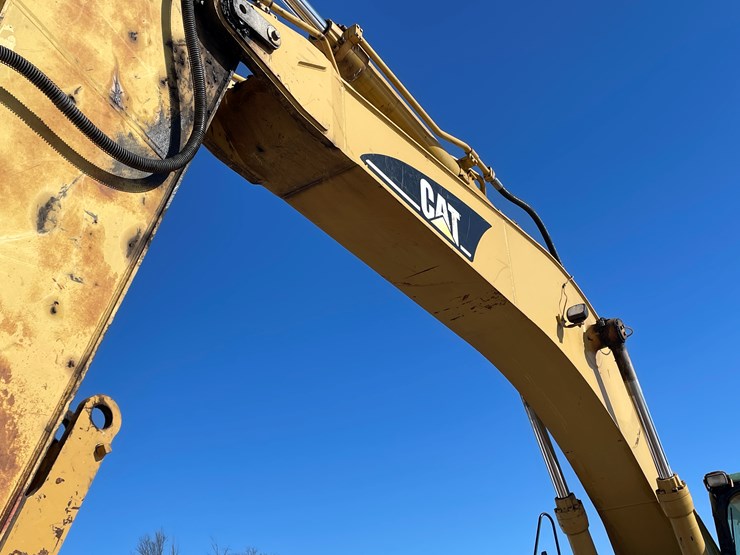 caterpillar-330c-image-14