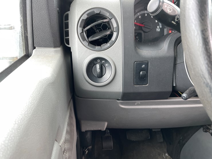 2014-ford-e450-image-38