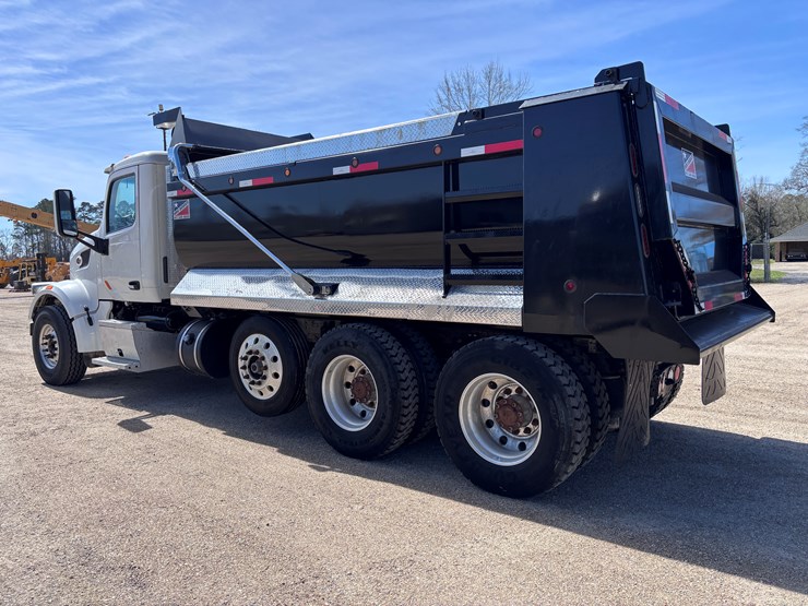 2016-peterbilt-567-image-3