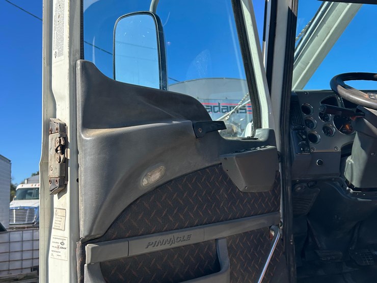 2012-mack-tender-truck-w/adams-rear-discharge-bed-auger-image-56