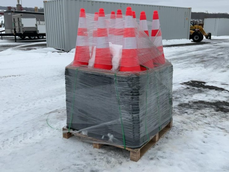 #985-•-unused-landhero-390*390*750mm-road-cone*-image-5