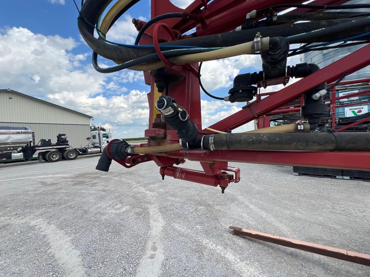 case-610-sprayer-system-2000-gallons-image-63