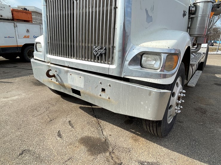 2000-international-9900-image-11