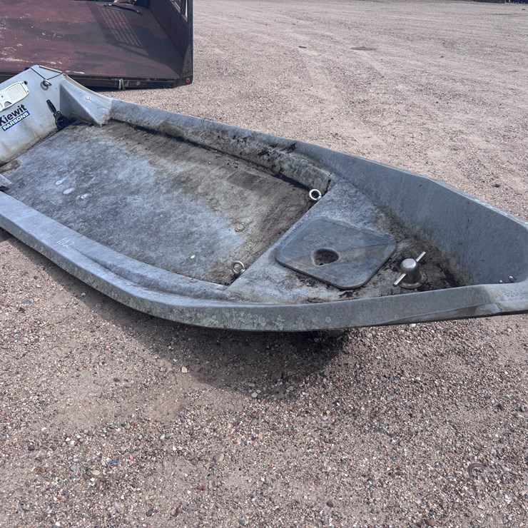 #1422 • 7 PERSON DAYFER, S.L. NORWHAL BOAT HULL | NO PAPERWORK ON BOAT