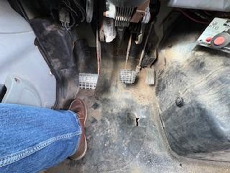 2004-international-8600-image-23