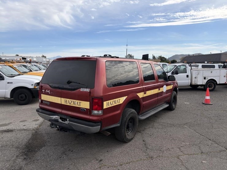 2000-ford-excursion-image-3