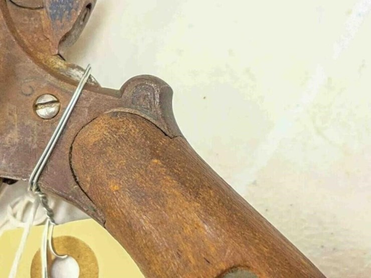 vintage-revolver-image-7