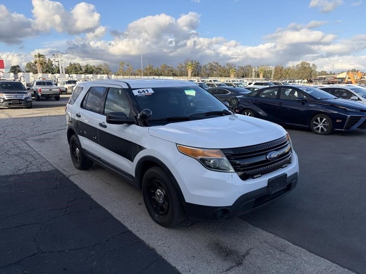 2014-ford-explorer-image-2