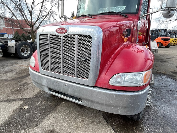 2018-peterbilt-337-image-10