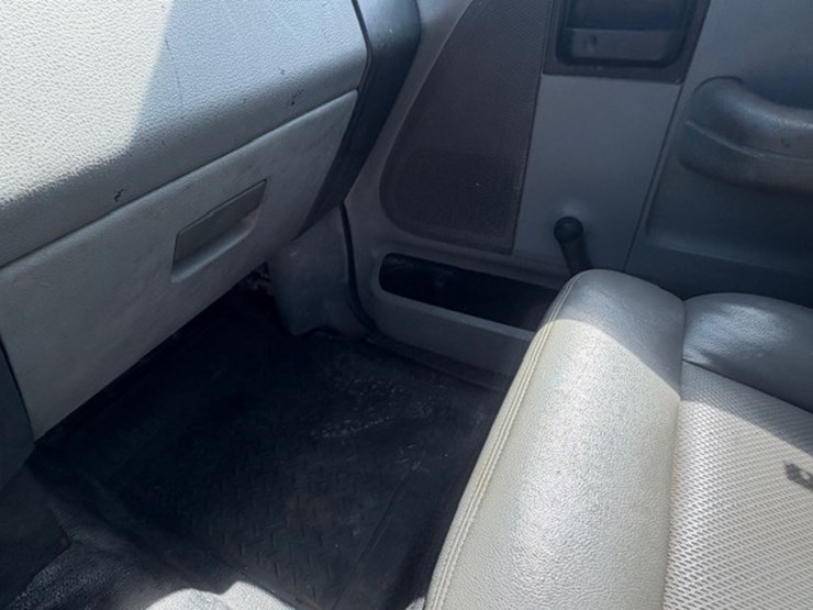 2005-ford-f150-xl-image-31