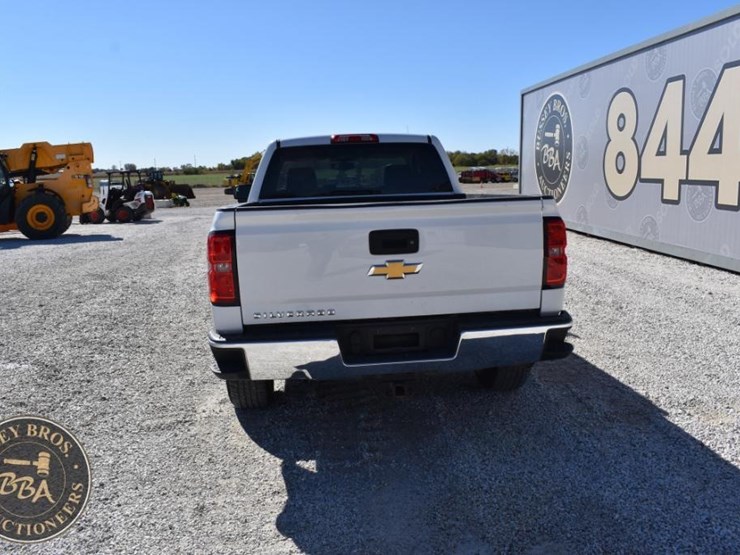 2017-chevrolet-silverado-1500-image-4