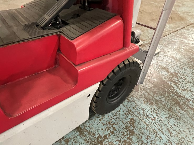 #184-•-toyota-9-runner-electric-forklift-image-27