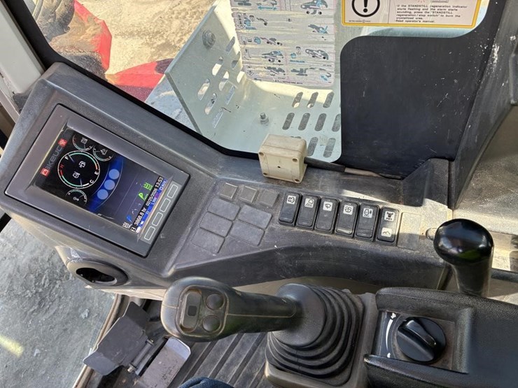 2017-takeuchi-tb2150-image-19