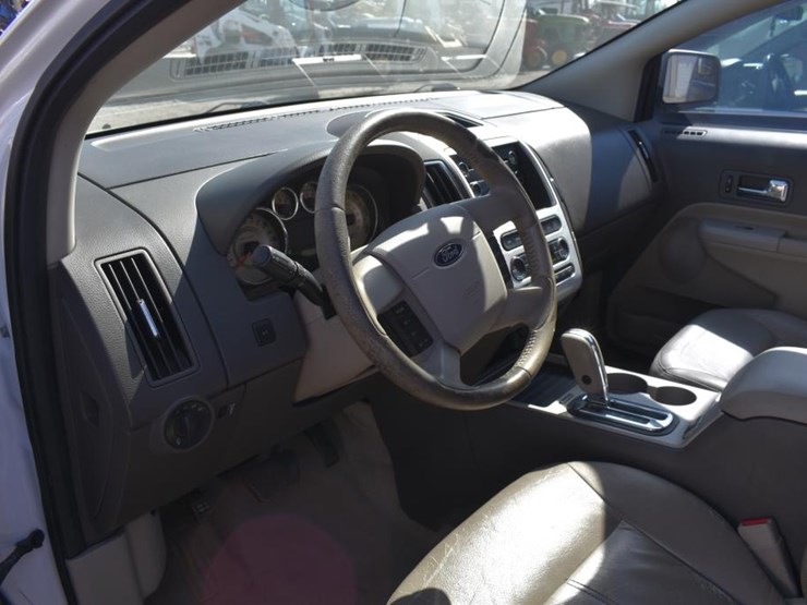 2010-ford-edge-image-9