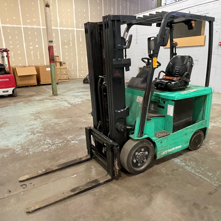 #166 • 2014 Mitsubishi Electric Forklift