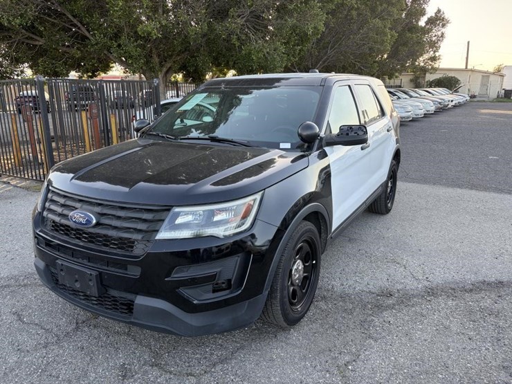 2018-ford-explorer-image-1