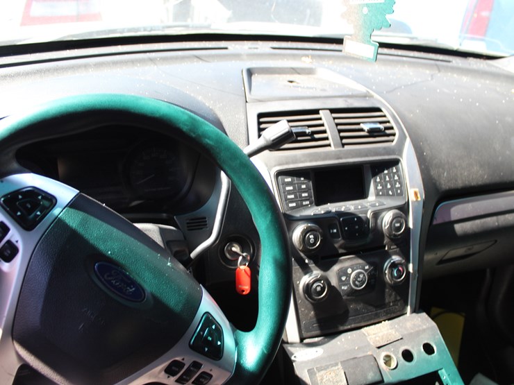 2014-ford-explorer-image-8