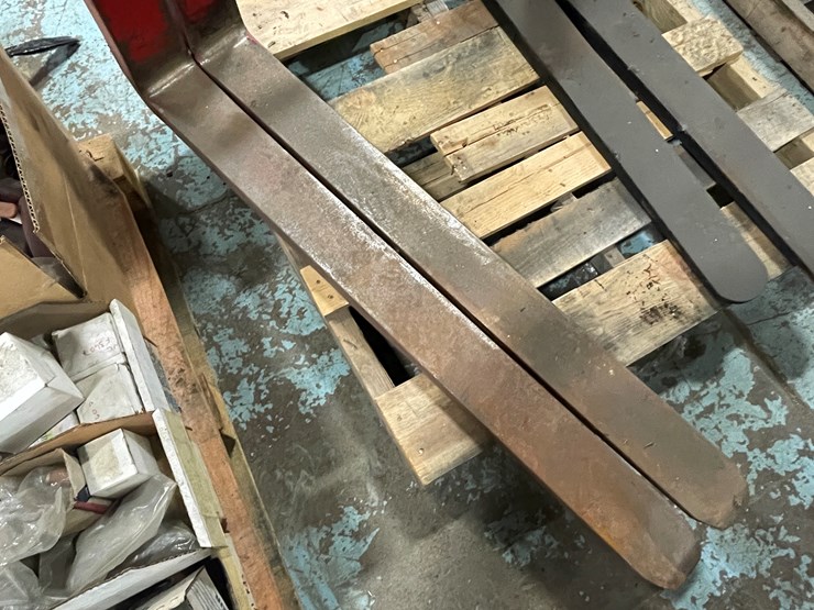 #7670-•-set-of-forklift-pallet-forks-image-4