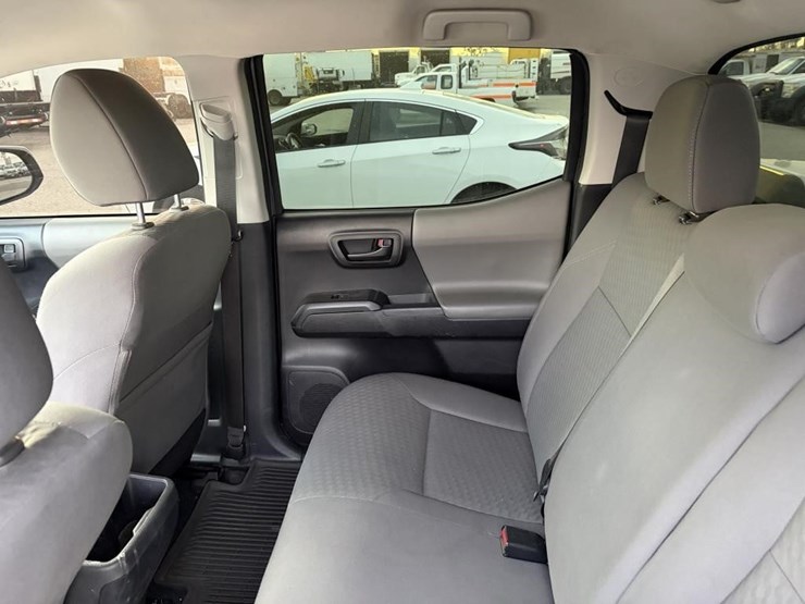 2020-toyota-tacoma-image-16