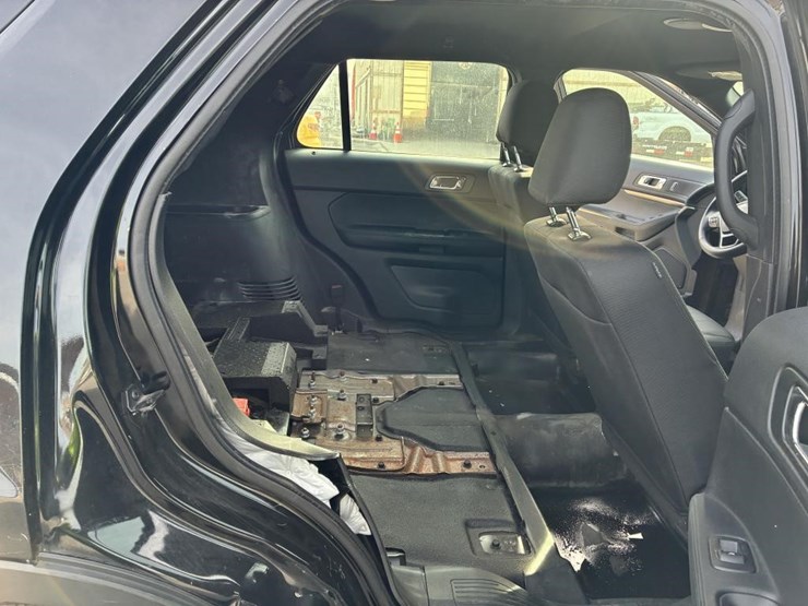 2018-ford-explorer-image-9