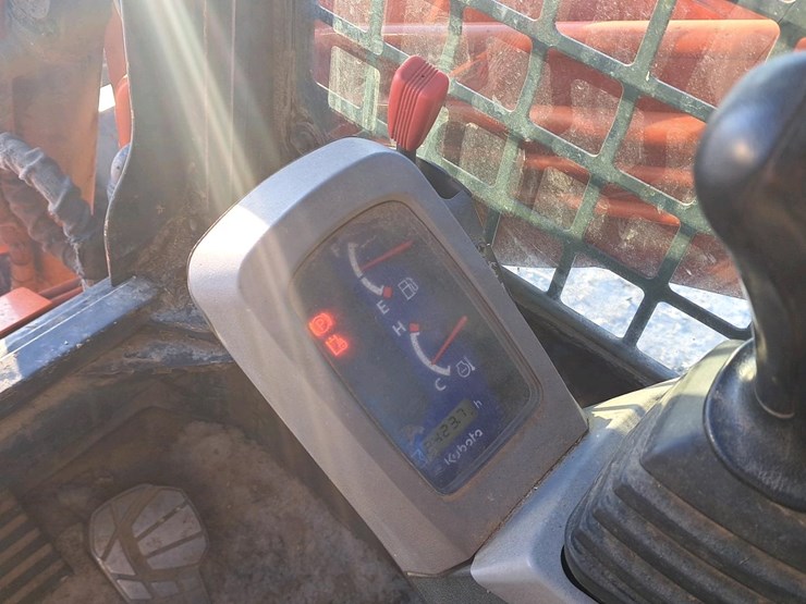 2015-kubota-svl75-2-image-15