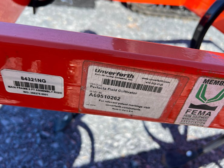 2023-white-251-image-2