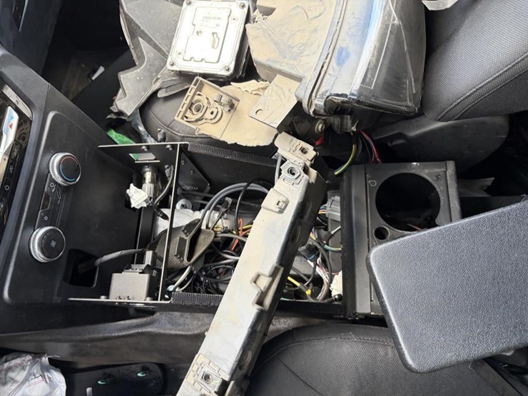 2022-ford-explorer-image-18